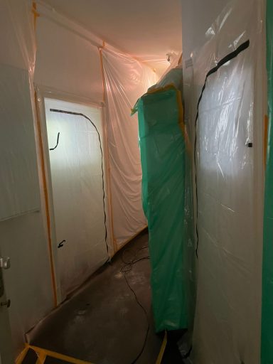 Fix&Klar schützt Boden und Türen mit Staubschutz in Berlin und Brandeburg