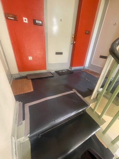 Bodenschutz und Staubschutztüren durch Fix&Klar in Berlin Hellersdorf